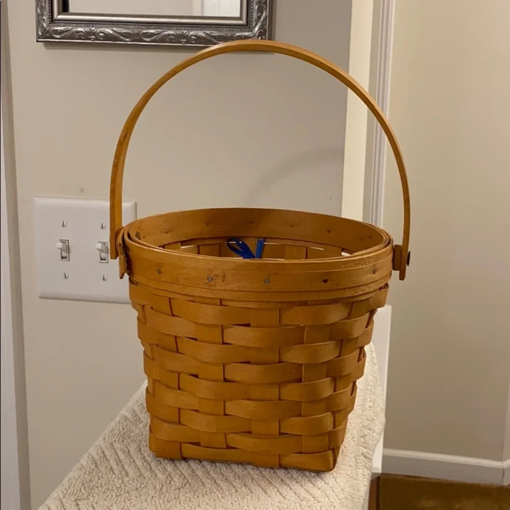 Vintage 1995 Longaberger Brown Handwoven Fruit Basket Swinging Handle & Tie-on